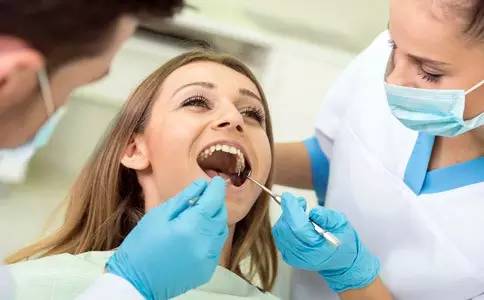拔牙前，必須對牙醫坦白嘅12類病史！