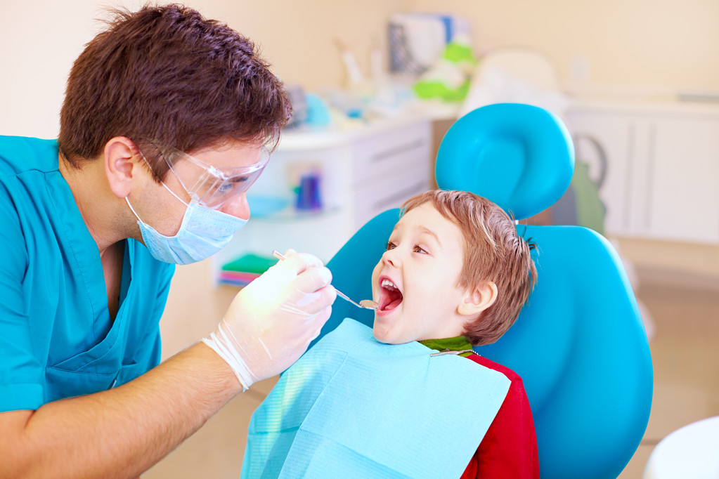媽媽，是孩子第一任牙醫！
