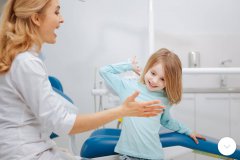 澳門牙醫提醒：換牙期要注意哪些事項呢？